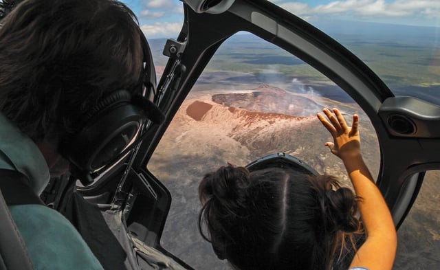 Hilo: Excursión en helicóptero por volcanes y cascadas