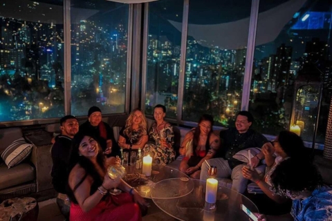 Avondtour door Medellín: Rooftops, lokale feesten en technoclubsMedellín: Exclusieve rondleiding door het nachtleven: Daken en clubs