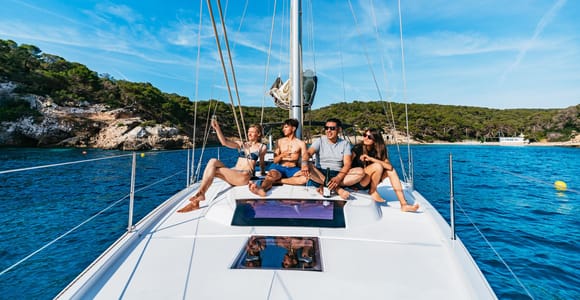 Mallorca: Mittags- oder Sonnenuntergangssegeln mit Snacks und Open Bar