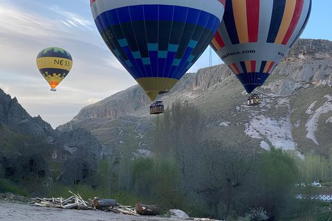 Volo in mongolfiera nelle 2 Valli della Cappadocia