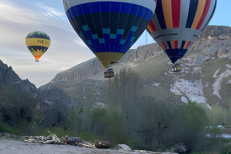 Volo in mongolfiera nelle 2 Valli della Cappadocia