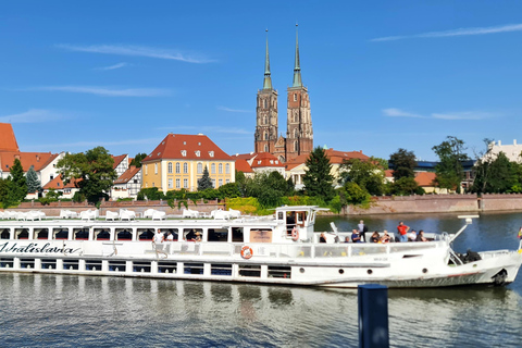 Wrocław: Long City Walk and Luxury Ship Cruise (for groups)