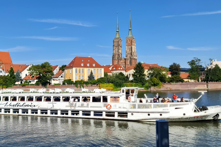 Wrocław: Long City Walk and Luxury Ship Cruise (for groups)