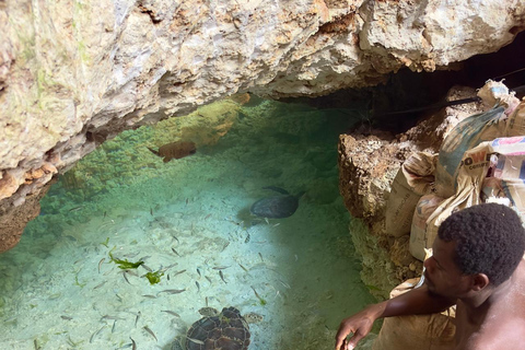 Zanzíbar:Cueva Secreta,Experiencia Off the Grid almuerzo,trasladoOpción de menú Plata con traslado desde cualquier lugar de Zanzíbar