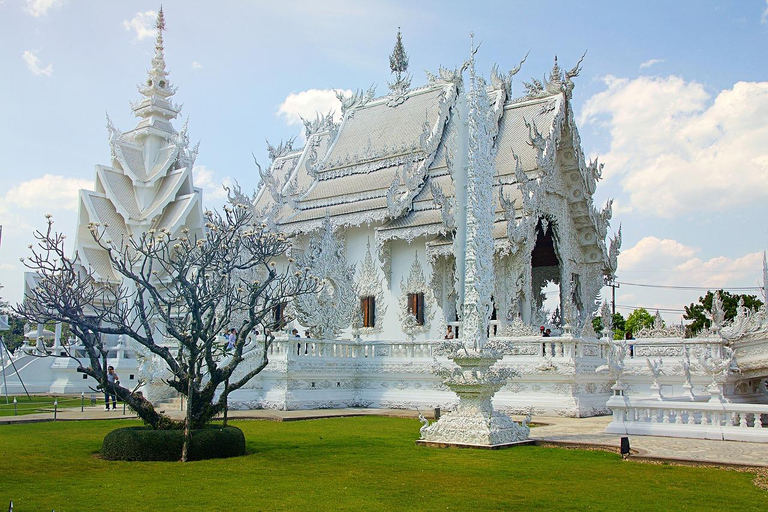 Chiang Mai: Chiang Rai 3 Temples Day Trip with Lunch Chiang Rai 3 Temples Day Trip - Meeting Point