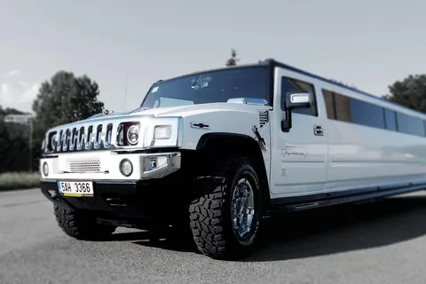 Lang kjøretur i Hummer eller Cadillac-limousine for festligheter