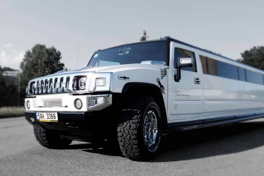 Lange Hummer oder Cadillac Limousine Partyfahrt. Foto: GetYourGuide Lange Hummer oder Cadillac Limousine Partyfahrt. Foto: GetYourGuide