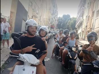 Passeio de scooter: Explore as delícias cênicas de Belém e Cascais