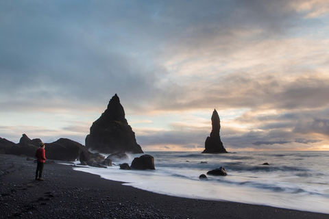 雷克雅未克：南海岸奇观和北极光之旅