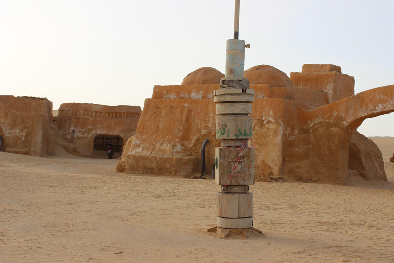 From Djerba: 2Day Tour to Tozeur, the Mountain Oasis matmata