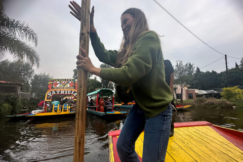 Paseo en Barco por Xochimilco Degustación de Insectos Comestibles Antiguos SuperAlimentoTour Privado en Barco por Xochimilco Degustación de Insectos Comestibles Antiguos