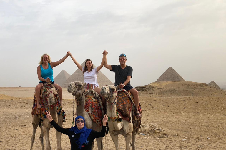 TOUR DE DÍA COMPLETO: PIRÁMIDES DE GIZA, ESFINGE, SAQQARA Y MEMPHIS