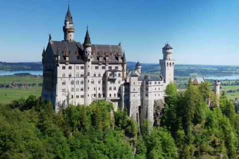 Privérondleiding door kasteel Neuschwanstein in Mercedes Van (1-6pax)
