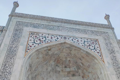 Agra: Private Taj Mahal Skip-the-Line Tour with Tickets Private Tour with Expert Guide only