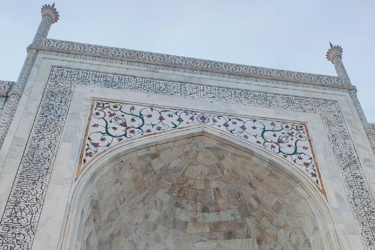 Agra: Private Taj Mahal Skip-the-Line Tour with Tickets Private Tour with Expert Guide only