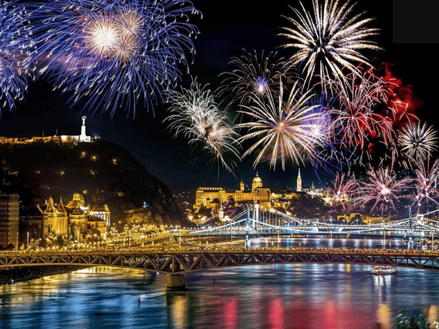 Budapest: August 20th Fireworks Cruise with Snacks &amp; Drinks