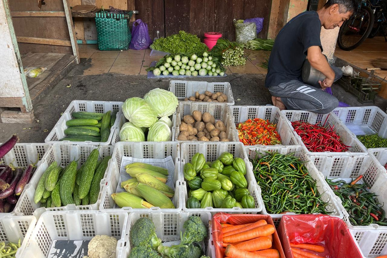 Yogyakarta: Corso di cucina con tour del mercato tradizionaleCon servizio di prelievo e rientro in hotel