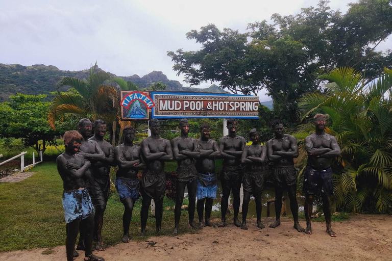 Ogród Śpiącego Olbrzyma z wycieczką do gorących źródeł Tifajek MudpoolHotele w Nadi / Port Denarau / Double Tree / Odbiór z Vuda