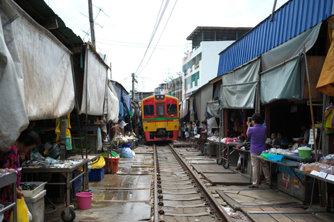 From Bangkok: Maeklong Railway Market Guided Tour