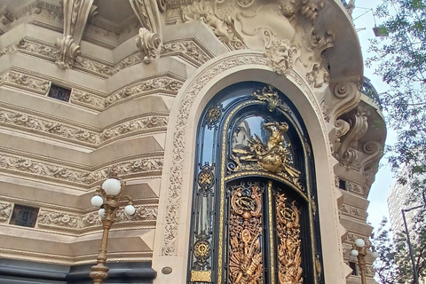 Retiro, ein Spaziergang durch die Belle Époque von Buenos Aires. Kunst und GeschichteRetiro, a walk through the belle epoque of Buenos Aires. Art and History