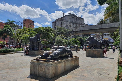 Medellín: TOUR PRIVATO DELLA CITTÀ DI MEDELLÍN + COMUNA 13!