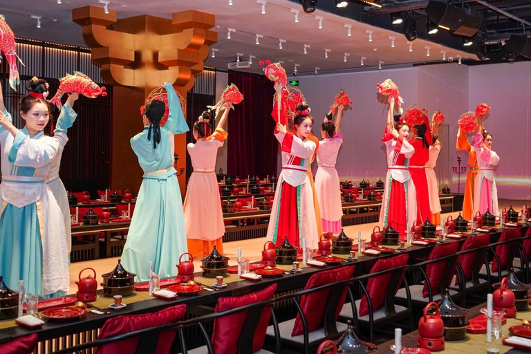 Jinan: Immersive Palace Banquet with Show VIP Seats for Dinner (Makeup & Costume Not Included)