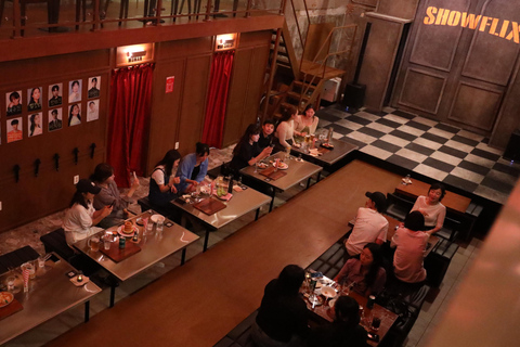 سيول: حانة شووفليكس الموسيقية الكوريةتذكرة واحدة + كأس واحد من النبيذ (يشترط شراء الطعام)