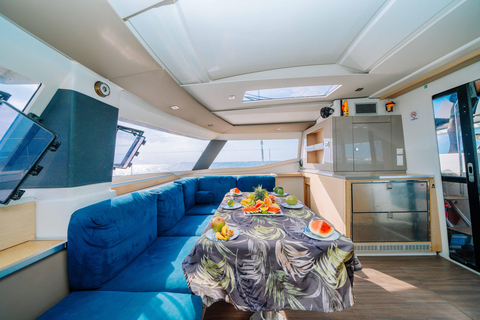 Z Zanzibaru: półdniowa wycieczka jachtemPółdniowa wycieczka luksusowym jachtem Z transferem z północy