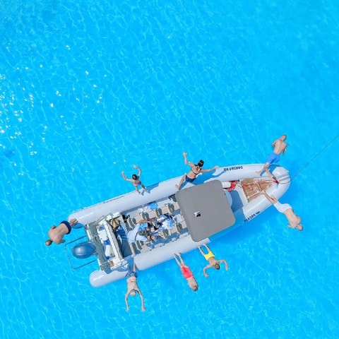 Zadar: RIB-boottocht naar verborgen baaien met snorkelen en drankjes