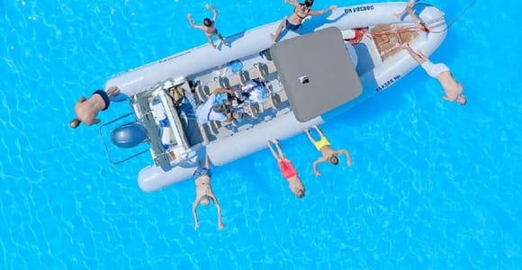 Zadar: RIB-Bootstour zu versteckten Buchten mit Schnorcheln & Drinks