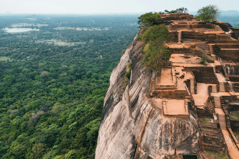 Colombo: Sigiriya Rock Fortress & Dambulla Cave Temple Tour