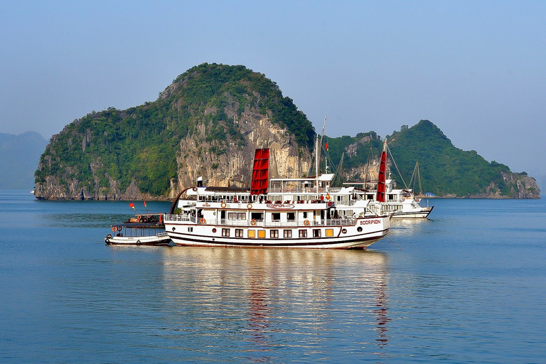 From Hanoi: Full-Day Ha Long Bay Trip with Seafood Lunch