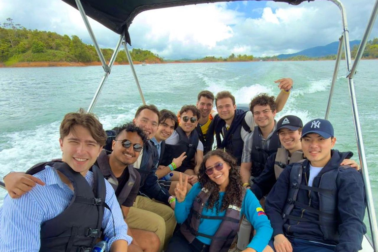 Guatape Small-Group Full-Day Tour: Boat, Breakfast & Lunch