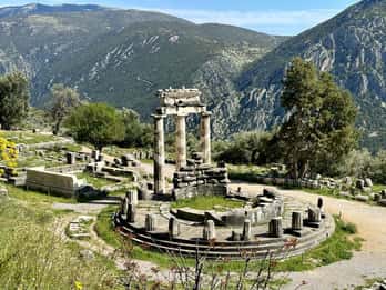 Athens: Mystic Delphi Private Tour
