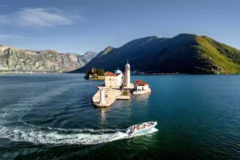 Private 3-stündige Speedboatfahrt Our Lady of the Rock & Blue Cave