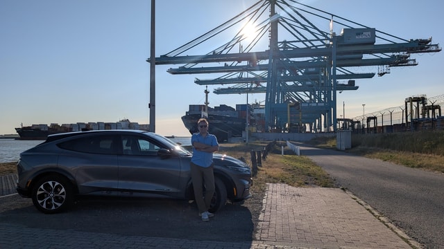Antwerp: Private Port Tour with Expert Guide and Car