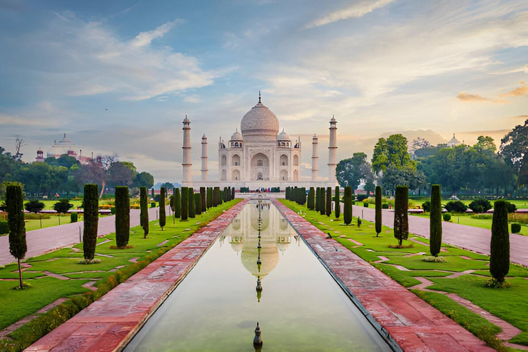 From Delhi: Private 6-Day Tour Agra, Jaipur, Udaipur & Delhi Private AC Car, Guide, 1 Flight (Udaipur drop-off, No Hotel)