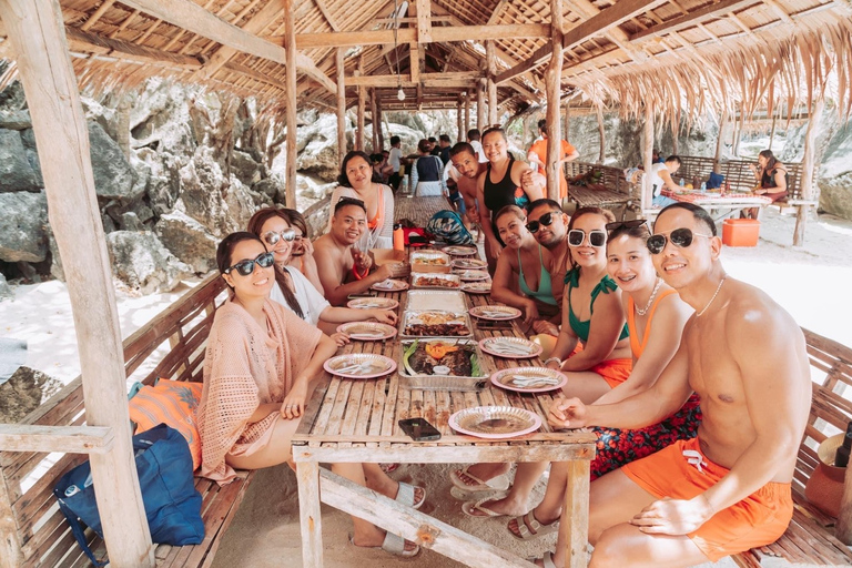 Tour in motoscafo dell&#039;isola di Coron e della scappatella sulla spiaggia in 1 giorno