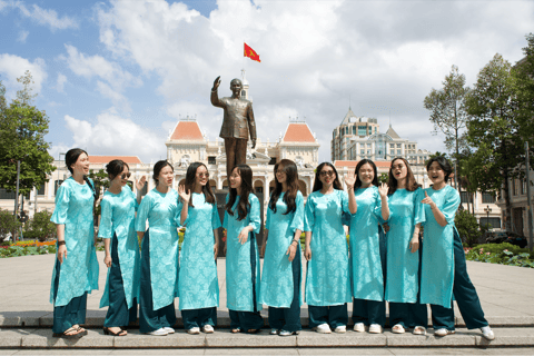 Street Food och sightseeing kvällstur | Ao Dai kvinnlig ryttareKvinnlig förare | 12 Provsmakningar &amp; Sightseeing med skoter