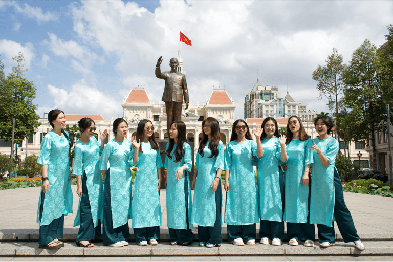 Street Food och sightseeing kvällstur | Ao Dai kvinnlig ryttareKvinnlig förare | 12 Provsmakningar &amp; Sightseeing med skoter