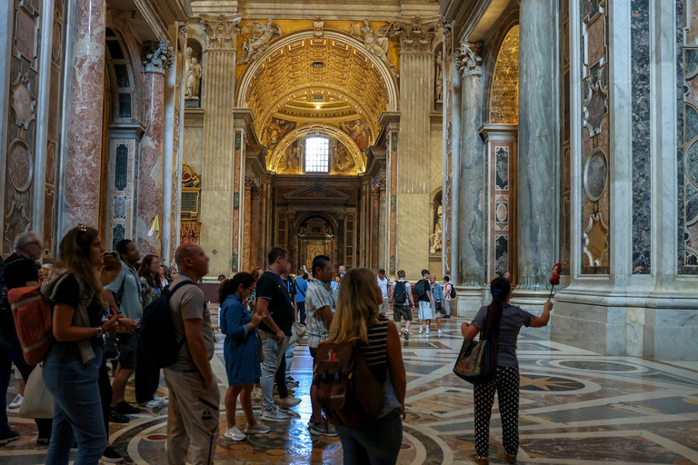 Rome: St. Peter’s Basilica & Underground Tombs Tour Group Tour in French