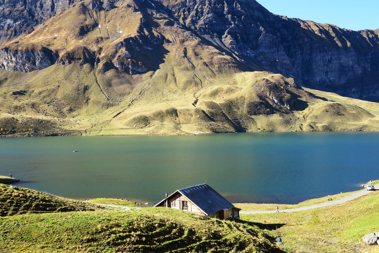 Excursión a los cuatro lagos de Engelberg: una aventura alpina inolvidableLa excursión de los cuatro lagos de Engelberg: una aventura alpina inolvidable