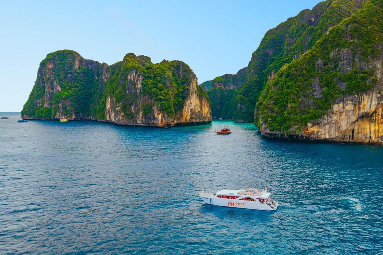 Phuket: Phi Phi Islands Day Trip with Meals & Transfer