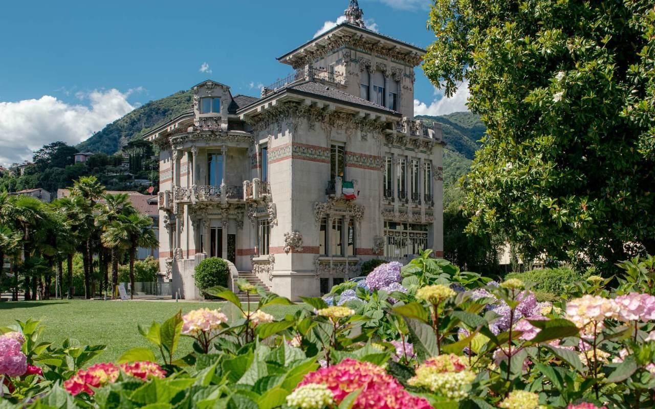 Ab Mailand: Zug zum Comer See, Fähre & Villa Bernasconi