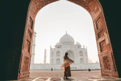 From Delhi: Taj Mahal & Agra Day Tour By Express Train
