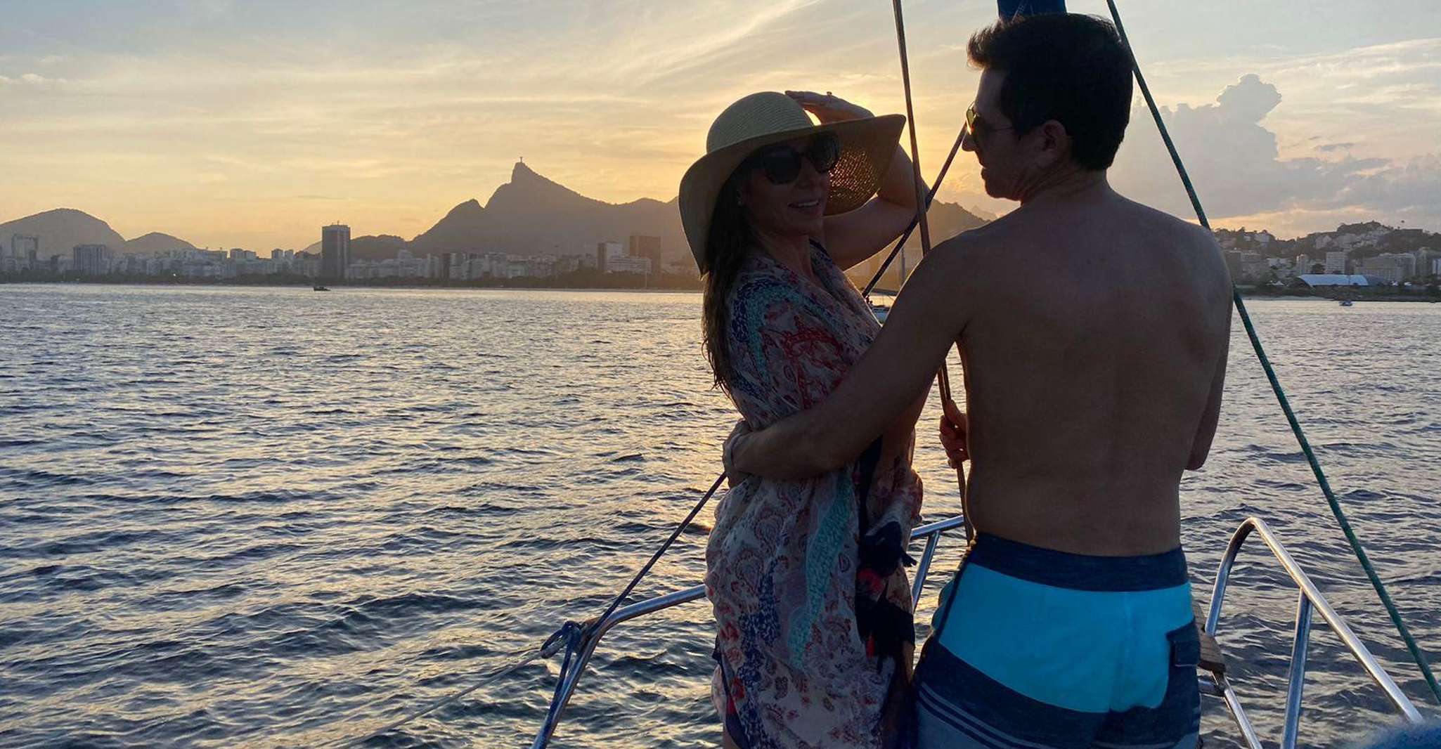 Rio de Janeiro, balade en voilier au coucher du soleil avec boissons - Hizvo