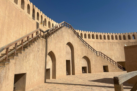 Muscat: Nizwa, Jabreen Castle & Bahla and more Sharing Tour