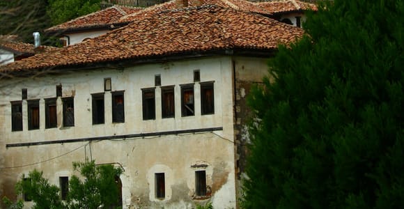 Kruja Castle, Museum & Bazaar Day Trip from Durres/Golem