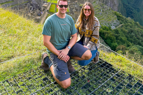 Machu Picchu: Circuit 2A (Classic Route) + Bus & Local Guide Last-Minute: Circuit 3B with Guide Included