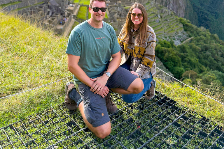 Machu Picchu: Circuit 2A (Classic Route) + Bus & Local Guide Last-Minute: Circuit 3B with Guide Included